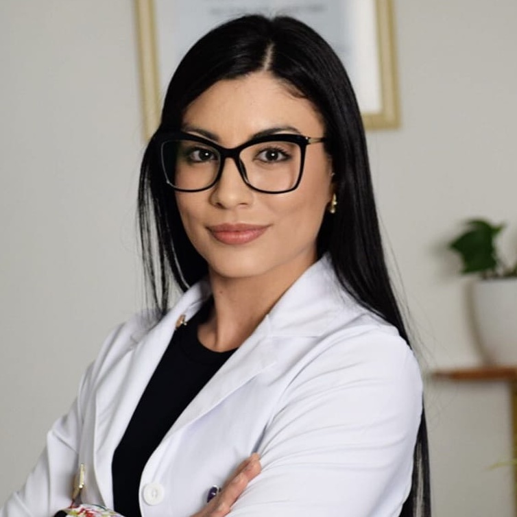 Dra. Emilia Quesada López, Médico General del Centro Médico DALUZ