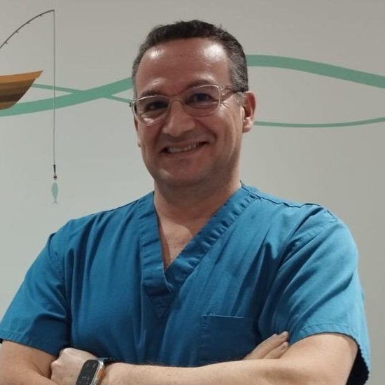 Dr. Javier Grau Ibarra, Especialista en Odontología y Ortodoncia del Centro Médico DALUZ