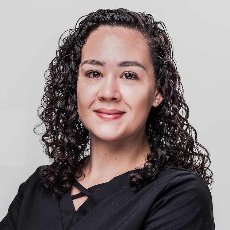 Licda. Kimberly Gamboa, Especialista en Fisioterapa